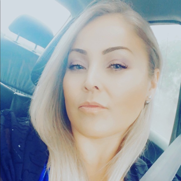 Meet your Posher, Allison - Picture 1 of 1